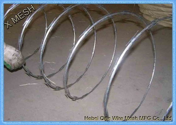 filo spinato a fisarmonica del rasoio galvanizzato Bto-22 del diametro della bobina di 450mm per la prigione