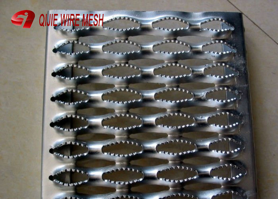 Stainless 2MM Galvanized Steel Grating 240 * 4020MM / Anti Slip Tread Plates