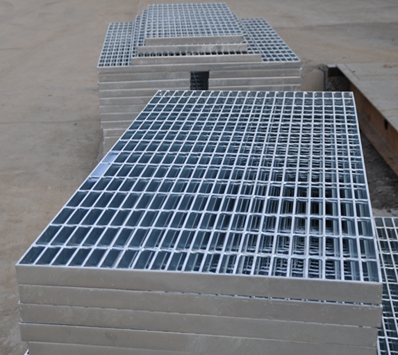 La griglia d'acciaio galvanizzata resistente di Antivari della strada privata della grata del cuscinetto d'acciaio del metallo ha dentellato la maglia d'acciaio 3