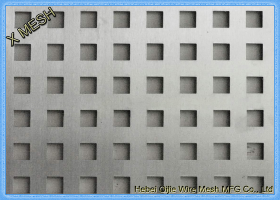 La facciata per pannelli in metallo perforato dei fori quadrati placca la visibilità eccellente