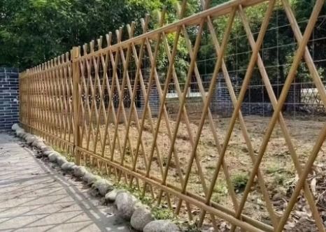 Ferro / Galvanizzato Artificiale / Imitazione Bambù Recinzione in giallo con forma di foro triangolare