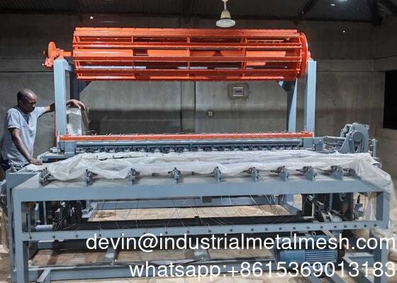 Attrezzature per recinzioni per bovini Macchine per la fabbricazione di maglie di filo di acciaio Disegno di fili di acciaio Tipo normale Fendine comune di campo Macchina per la fabbricazione di recinzioni per cervi