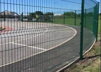 La polvere ha ricoperto il recinto curvo saldato Panel Heavy Gauge del metallo trattato termicamente