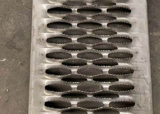 30x100 saldato Mesh Galvanized Steel Grating Square ha torto crociera