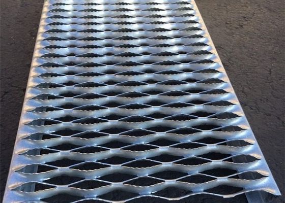 2MM inossidabili hanno galvanizzato 240 X 4020MM stridenti d'acciaio/anti piatti del passo di slittamento