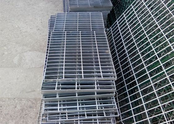 Materiale da costruzione Passeggiate industriali Griglia di barra in acciaio piattaforma galvanizzata DIP calda piattaforma di griglia in acciaio