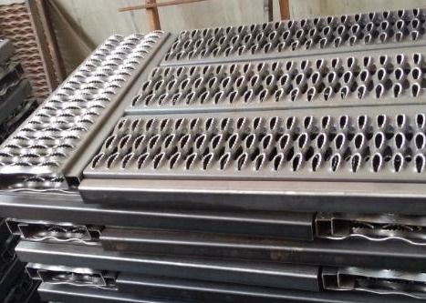Il ′ Diamond Hole Aluminum Galvanized Trench di /12 di 10 ′ gratta di lunghezza standard