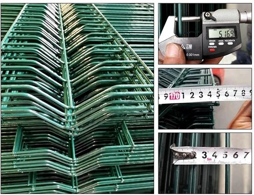 Perimetro di sicurezza del giardino 0,4 mm Recinzione metallica curva 3d Wire Mesh Peach Shape Post