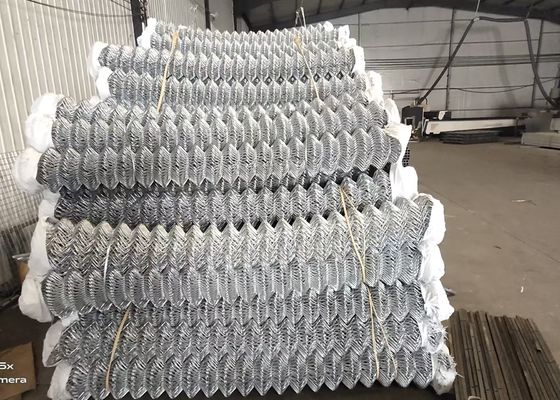 il campo dell'azienda agricola di 1*1 1.2m ha galvanizzato la recinzione del tessuto del collegamento a catena del filo di acciaio