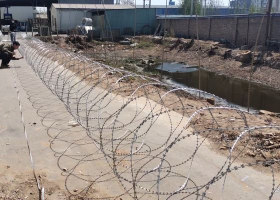 BTO-16 Concertina Razor Barbed Wire 1100mm 7 clip 35kg/roll 20-25m