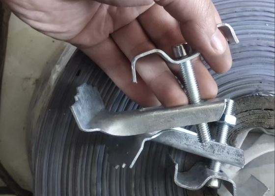 Griglia di acciaio serrato di 30X5mm Folding Campfire Grill Heavy Duty Inossidabile / Galvanizzato per Bar