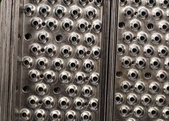 La sicurezza 96" scivolo delle lamiere striate di alluminio di lunghezza anti ha perforato il metallo del foro svasato resistente