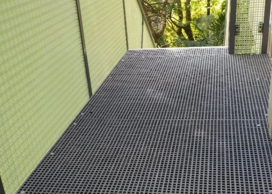 38 mm di spessore Griglia di FRP pultrudata con superficie grattugiata e installazione di fissaggio a bullone