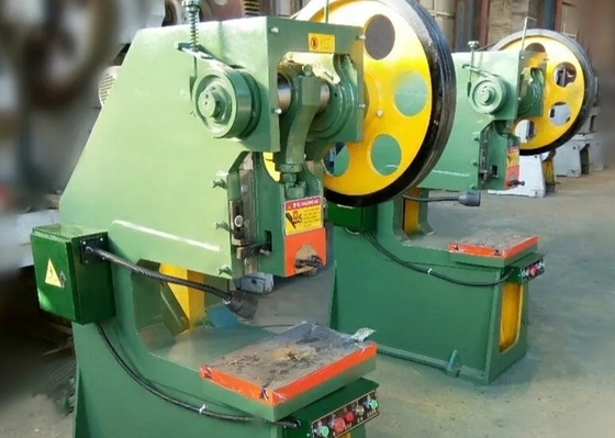 J23-40t Macchina di stampaggio a potenza per perforatori a inclinazione aperta