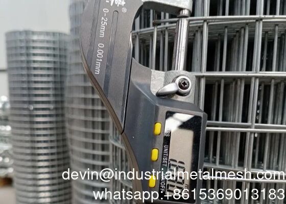 Acciaio da costruzione quadrato galvanizzato inossidabile rete di allevamento Saldato rete di filo di ferro vendita a caldo