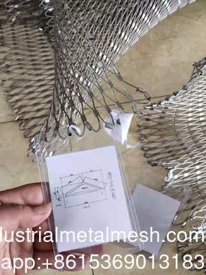 Grossista 80*80MM 2MM Diametro del filo in forma di diamante 316 Stainless Steel Rope Mesh Net per la sicurezza Helideck Tessuto tagliato su ordinazione