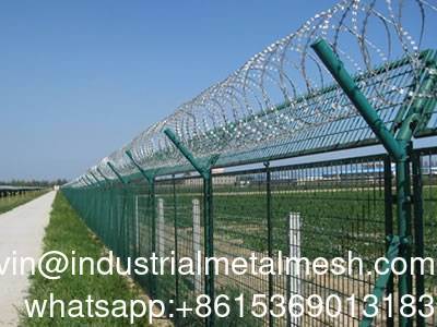Filato spinato in PVC rivestito Bto-22 Concertina Razor 450 mm per recinzione agricola