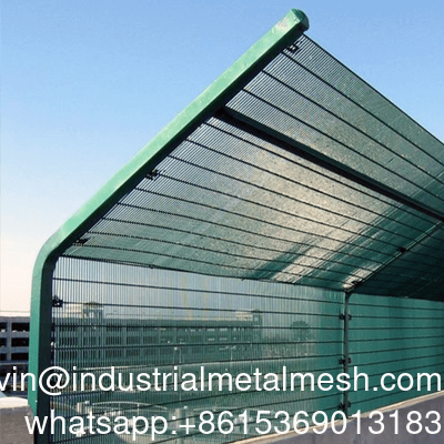 3D Curved V Mesh Triangolo Curvatura Acciaio Galvanizzato Saldato Wire Mesh PVC Rivestito Anti-Climbing Alta Sicurezza Giardino Esterno Perimetro Ferma Recinzione