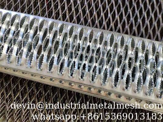 Pedate di Sicurezza in Grigliato Grip Strut - Pedate Antiscivolo in Grigliato