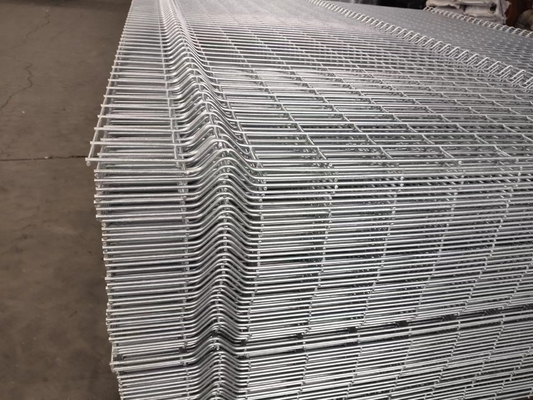 La sicurezza 3.5mm dell'azienda agricola ha saldato Mesh Fence Powder Coated curvo