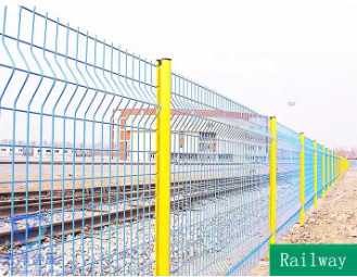Il PVC dello schermo di alta qualità 50x200mm ha ricoperto la V professionale piega il cavo curvo saldato 3d Mesh Metal Panel Garden Fence