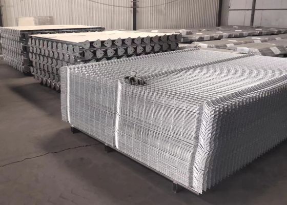 50x150mm 3D decorativo hanno curvato il cavo saldato Mesh Fence Panels Rodent Proof