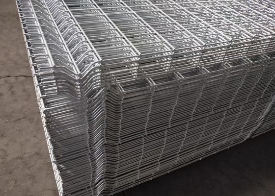 Il PVC ha ricoperto la rifinitura della struttura ed il cavo curvo 3D Mesh Fence