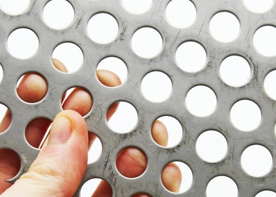 Piastrelle per soffitti di metallo perforate