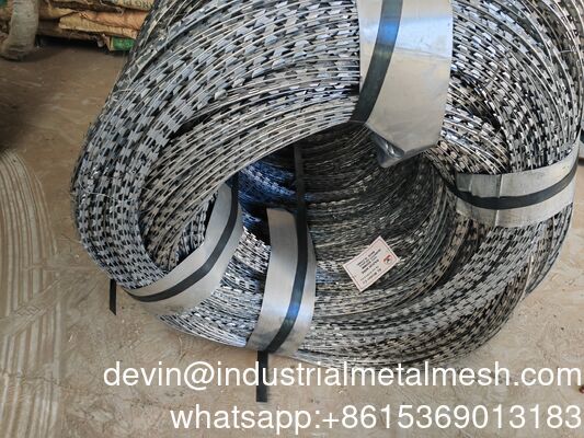 Sicurezza Bto-22 Lame Protezione Stainless Steel Saldato Razor Barbed Wire Mesh Roll