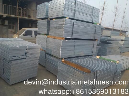 Grigliato Industriale Stabile ad Alte Prestazioni per Passarelle con Elevata Capacità di Carico