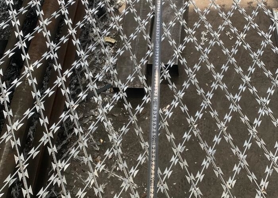 La rete metallica saldata Bto-22 del rasoio è utilizzata in aeroporti e nelle basi militari
