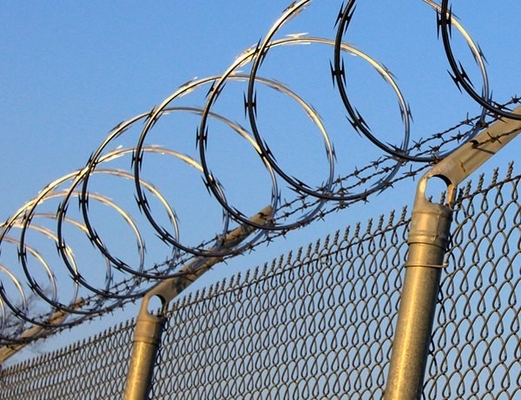 Applicazione d'acciaio galvanizzata del recinto del collegamento a catena ricoperta zinco con il filo spinato del rasoio